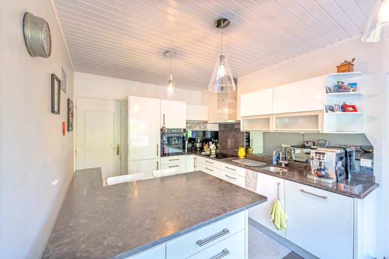 Beautiful family villa of 152 m² in Challex with pool (6)
