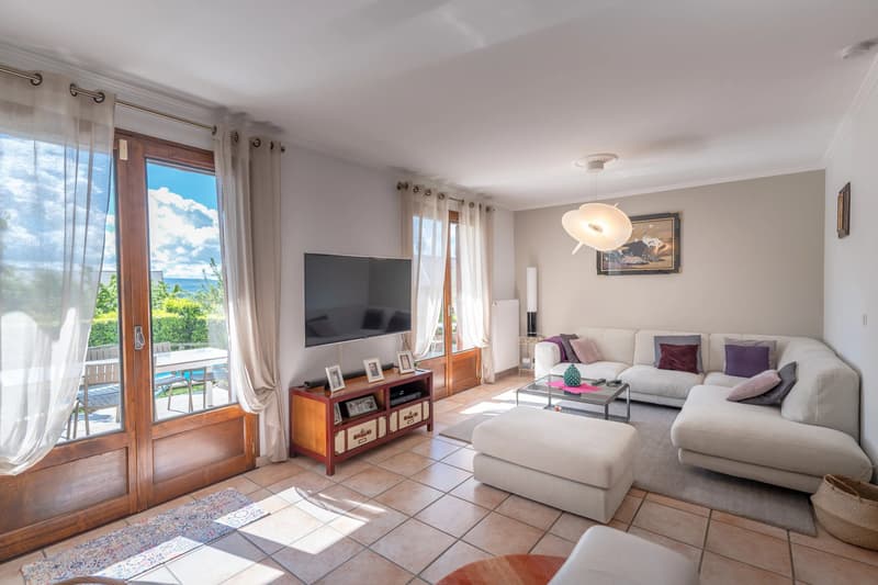 Beautiful family villa of 152 m² in Challex with pool (5)