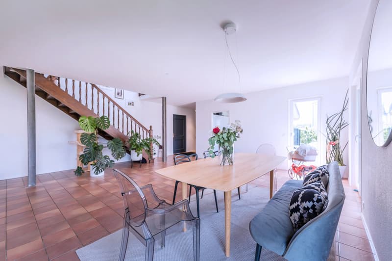 Maison mitoyenne de 6.5 pièces avec jardin. au coeur d'un village préservé (2)