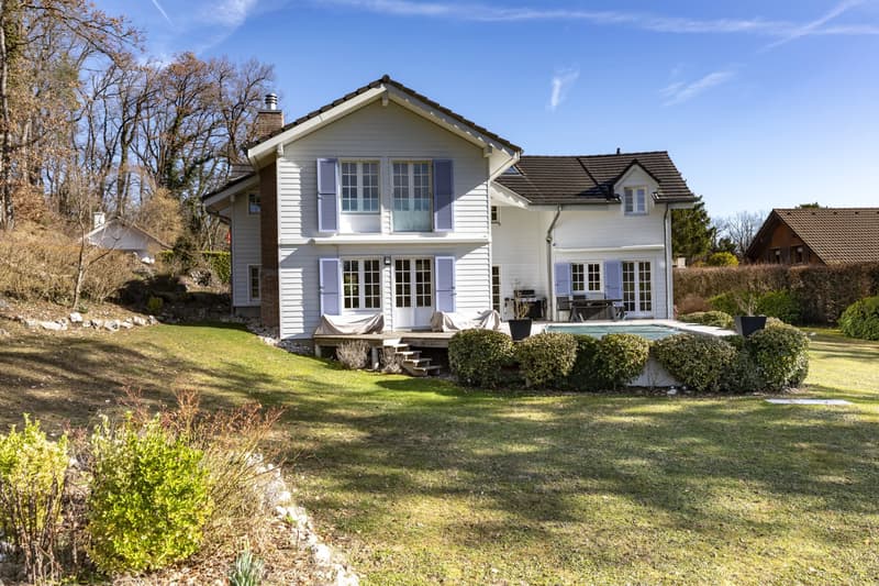 Magnificent villa in the heart of nature (1)