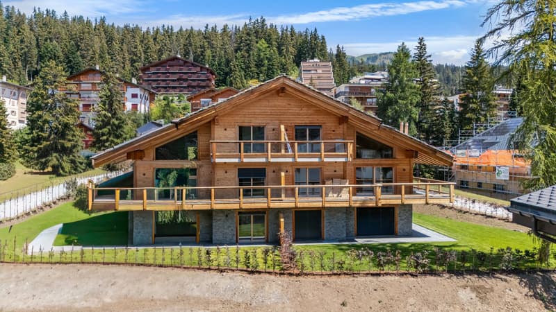 Sumptuous duplex in the heart of Crans-Montana (1)
