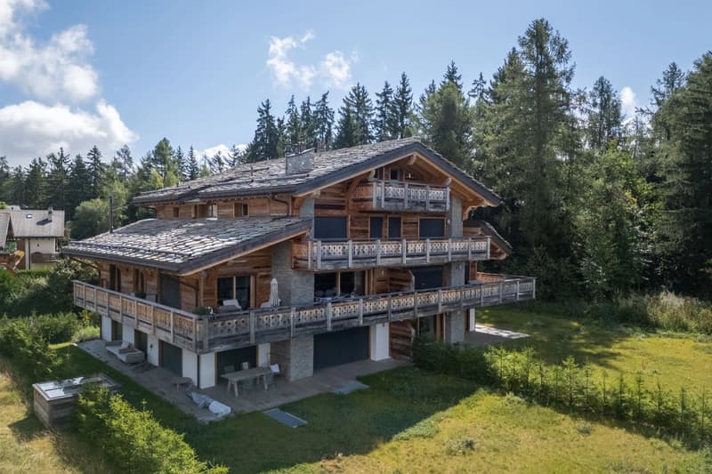 Garden-level apartment of high standard on the edge of the golf course in Crans-Montana (7)