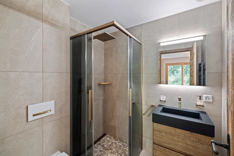 Garden-level apartment of high standard on the edge of the golf course in Crans-Montana (5)
