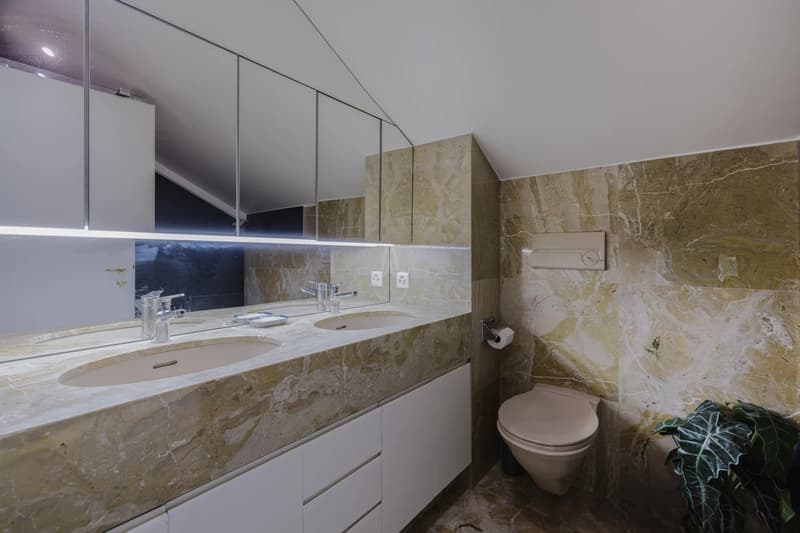 5-room apartment with a view of the lake and the Cathedral (5)