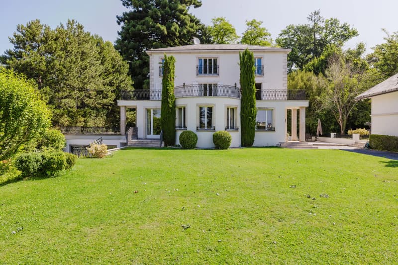 Elegant family house in Collonge-Bellerive (1)
