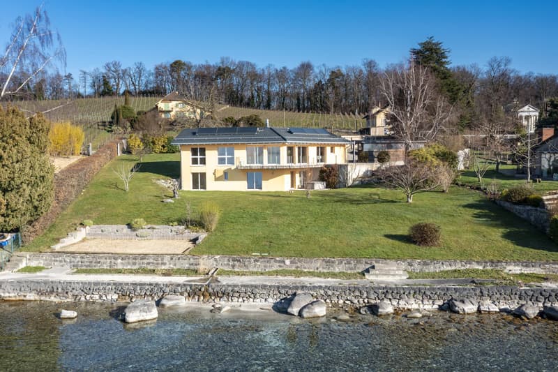 Wasserfront-Villa (12)