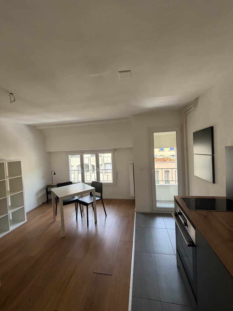 Wohnung mit 1,5 Zimmern im Zentrum von Neuchâtel (2)