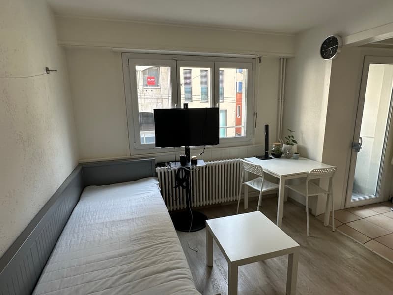 Appartamento di 1,5 locali arredato nel centro di Neuchâtel (2)