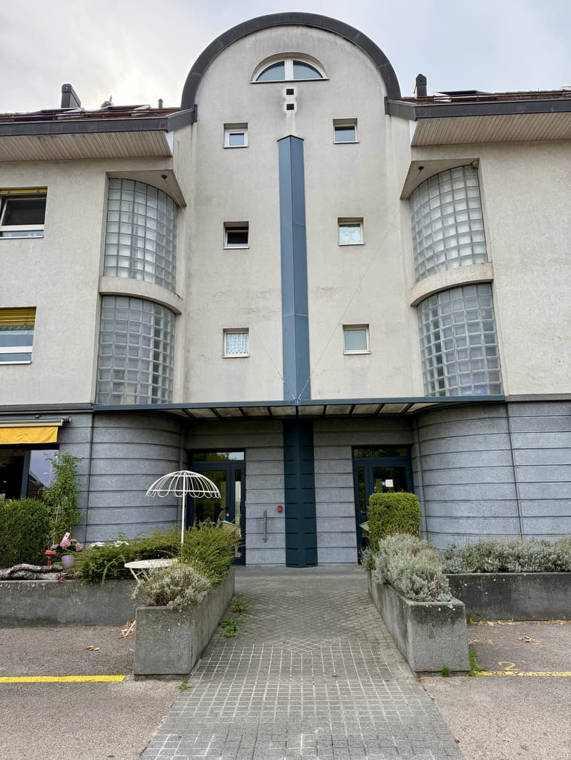 Place de parc intérieure - Emplacement idéal centre-ville de Gland (2)