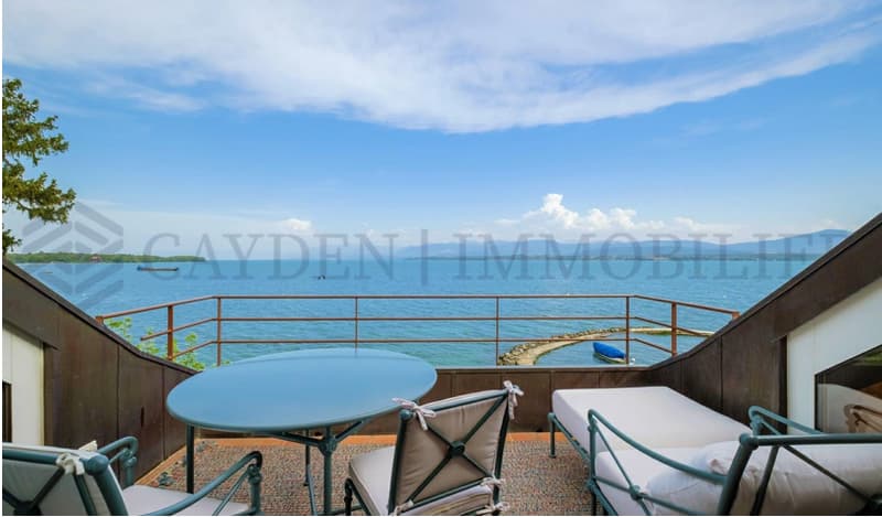 Charming "toes in the water" property (2)