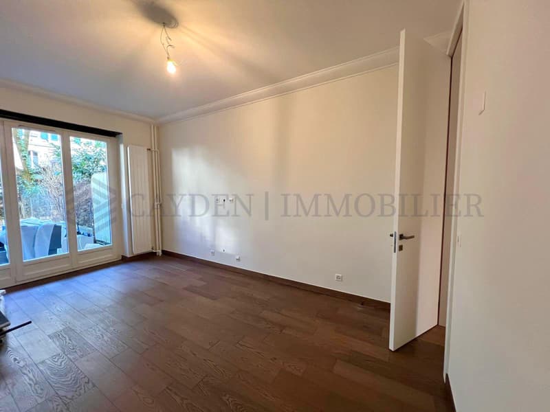 Prächtige 4-Zimmer-Wohnung möbliert renoviert mit Terrasse und Garten in der Innenstadt (5)