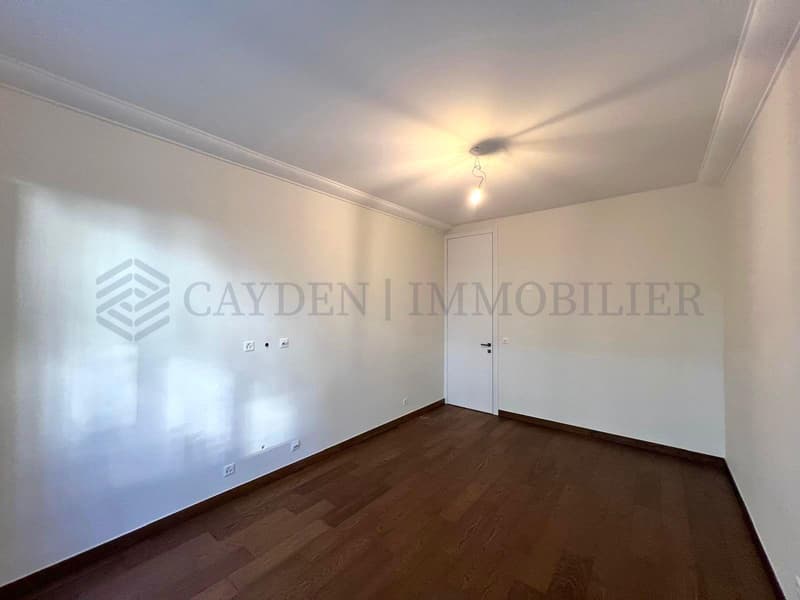Prächtige 4-Zimmer-Wohnung möbliert renoviert mit Terrasse und Garten in der Innenstadt (7)