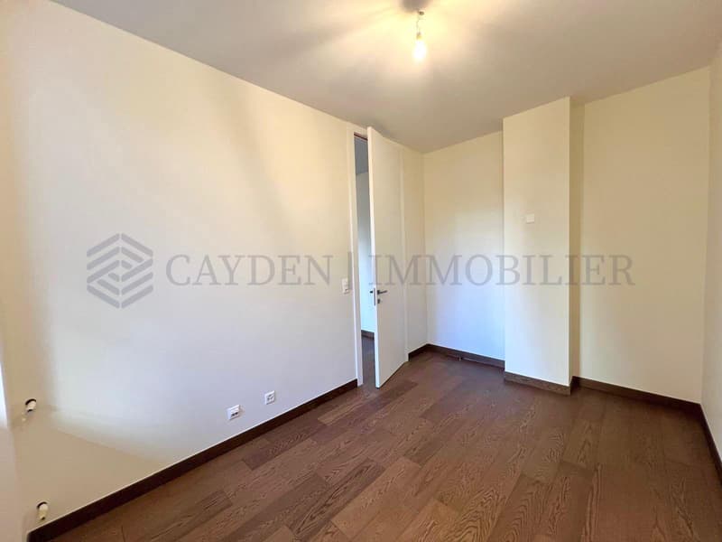 Prächtige 4-Zimmer-Wohnung möbliert renoviert mit Terrasse und Garten in der Innenstadt (8)