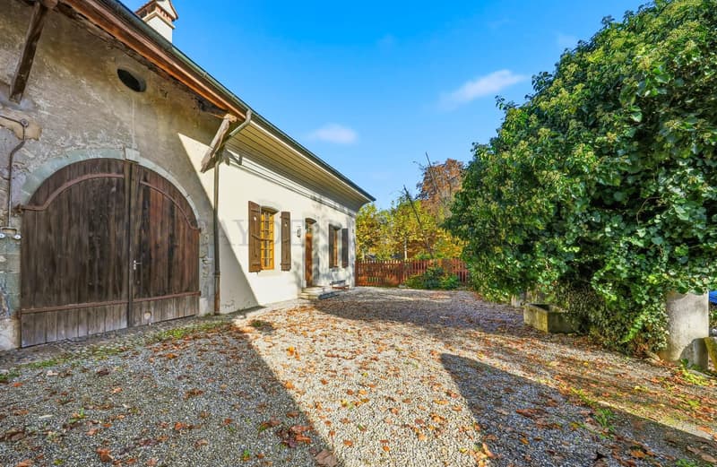 Schönes renoviertes Gebäude auf großem sonnigen Grundstück (3)