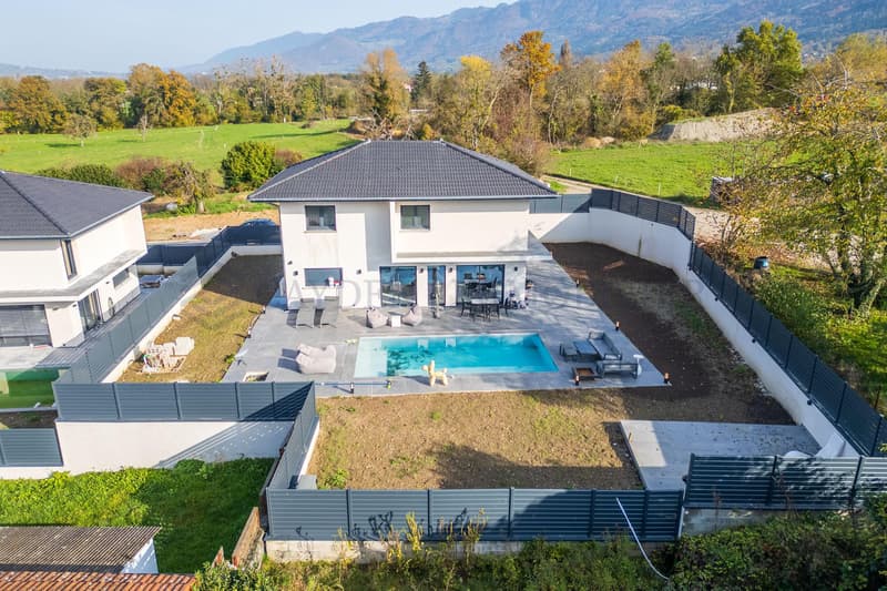 France voisine, Villa neuve individuelle avec piscine (3)