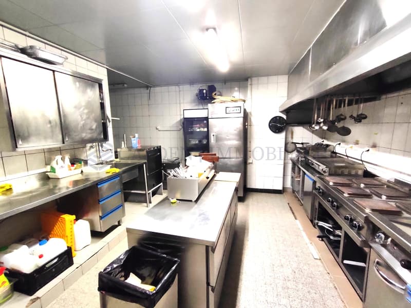 En exclusivité! Complexe de Restaurant! (1)
