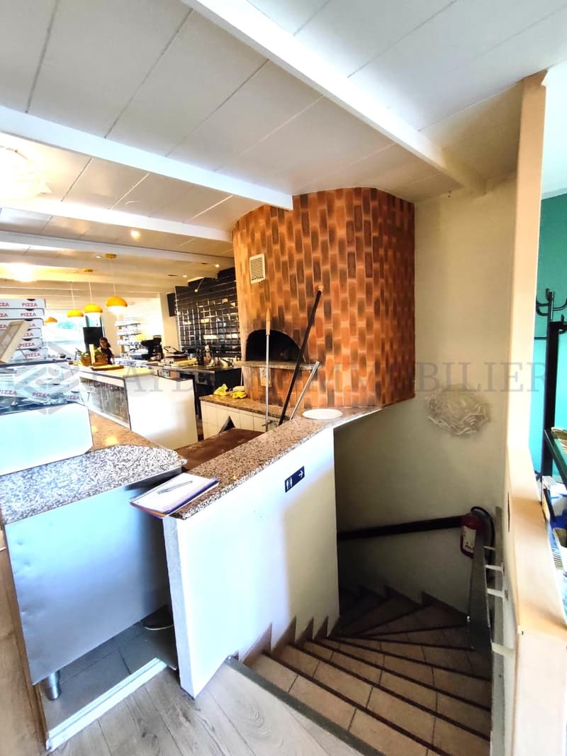 En exclusivité! Complexe de Restaurant! (4)