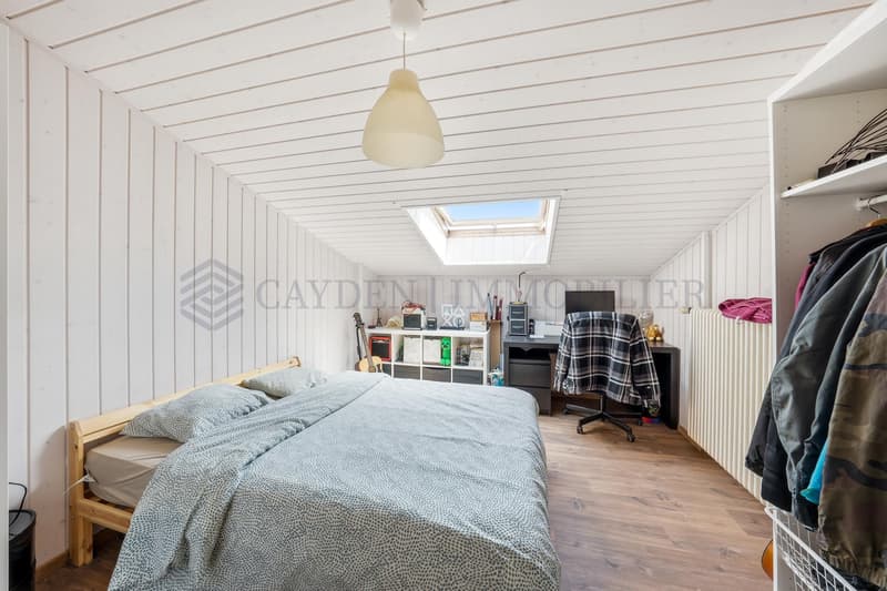 Charmantes Dachwohnung mit Seeblick und Mont-Blanc-Blick (10)