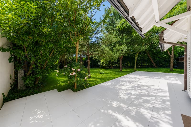 Villa a schiera ristrutturata con studio indipendente in un ambiente residenziale privilegiato a Commugny (2)