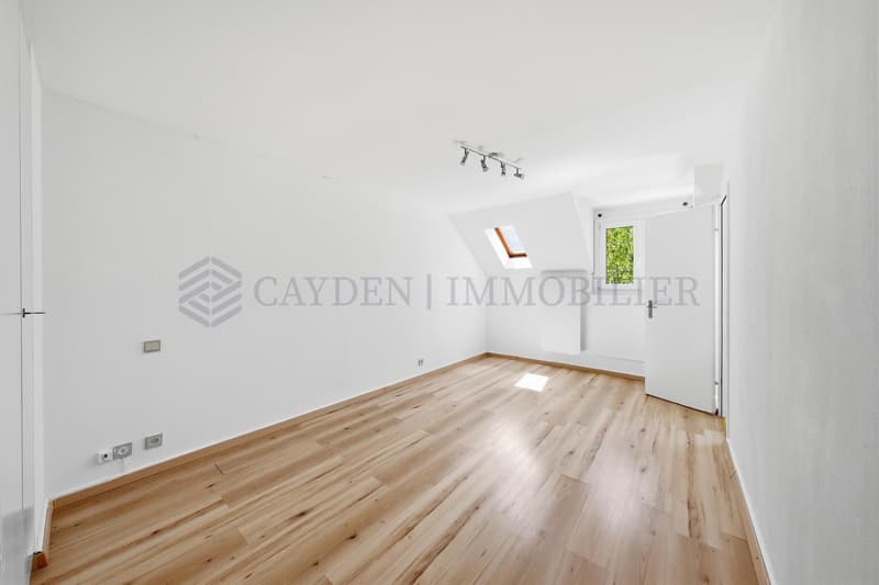 Villa a schiera ristrutturata con studio indipendente in un ambiente residenziale privilegiato a Commugny (8)