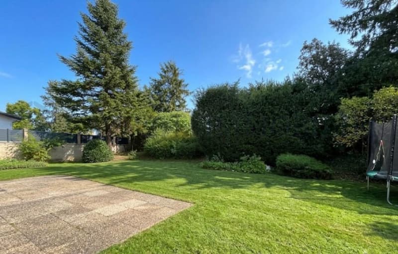 Villa plain-pied avec beau jardin (2)