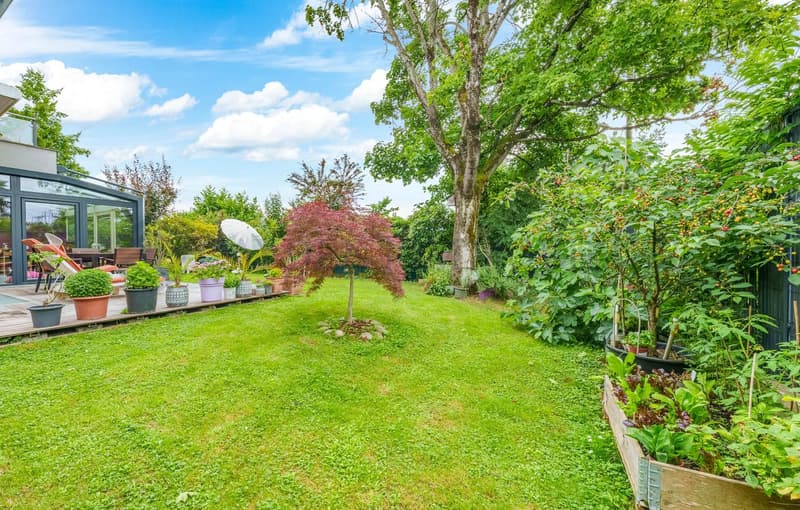 Charmante villa jumelée Minergie avec superbe jardin arboré ! (7)