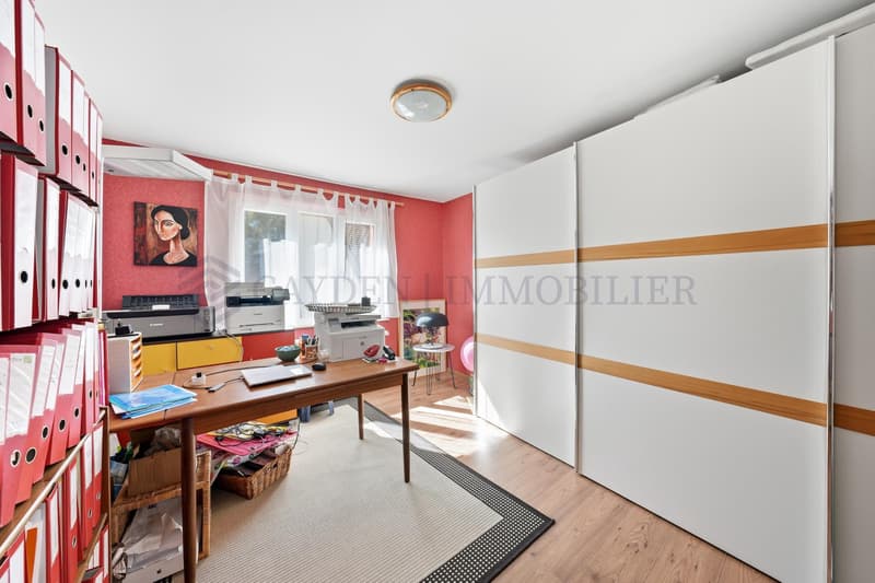 Maison villageoise de 6.5 pièces au coeur de Begnins ? Jardin, terrasse et deux garages (9)