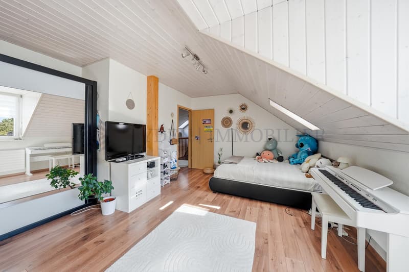Maison villageoise de 6.5 pièces au coeur de Begnins ? Jardin, terrasse et deux garages (8)