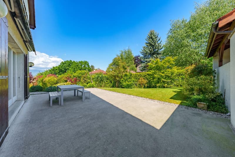 Grande villa 7 pièces avec joli jardin ensoleillé (1)