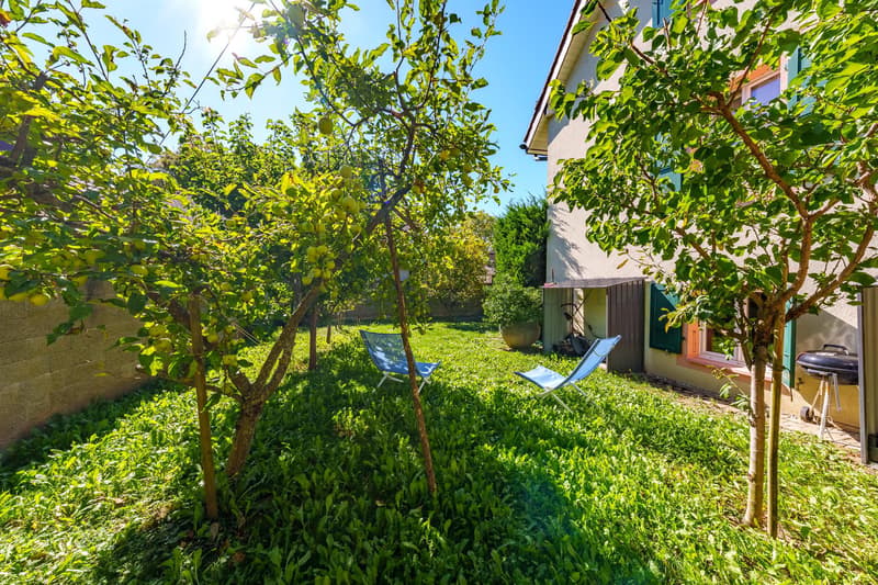 Maison villageoise de 6.5 pièces ? Jardin, terrasse et deux garages (3)