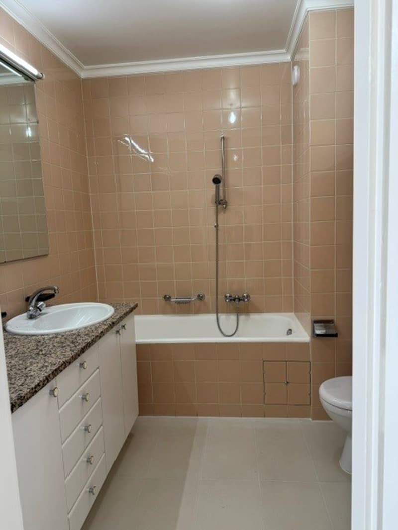 Spacieux appartement de 6 pièces avec balcon au 7ème étage – Route de Florissant, Genève (12)
