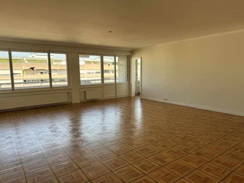 Spacieux appartement de 6 pièces avec balcon au 7ème étage – Route de Florissant, Genève (2)