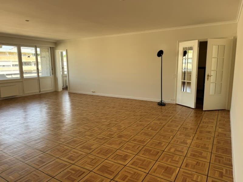 Spacieux appartement de 6 pièces avec balcon au 7ème étage – Route de Florissant, Genève (3)
