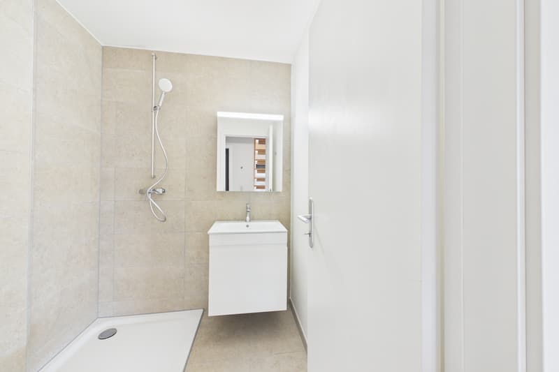 Appartamento nuovo con grande balcone (9)
