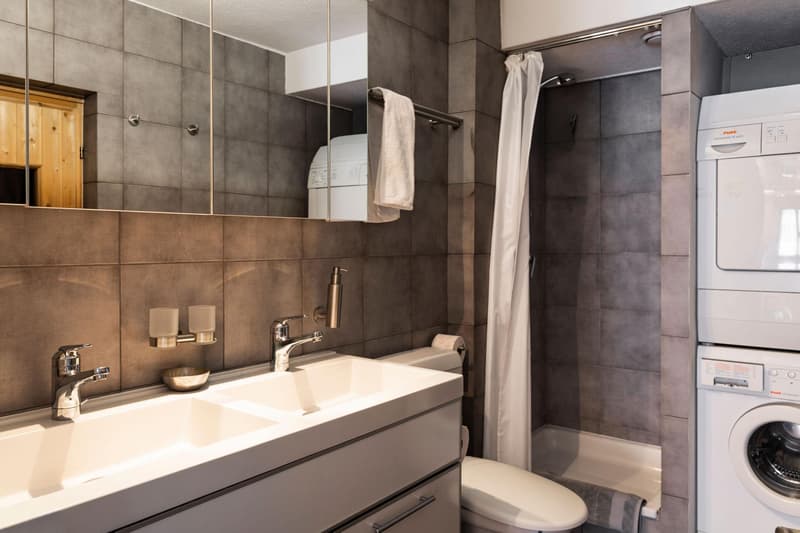 A charming 3-bedroom apartment with a terrace in the heart of Verbier. (10)