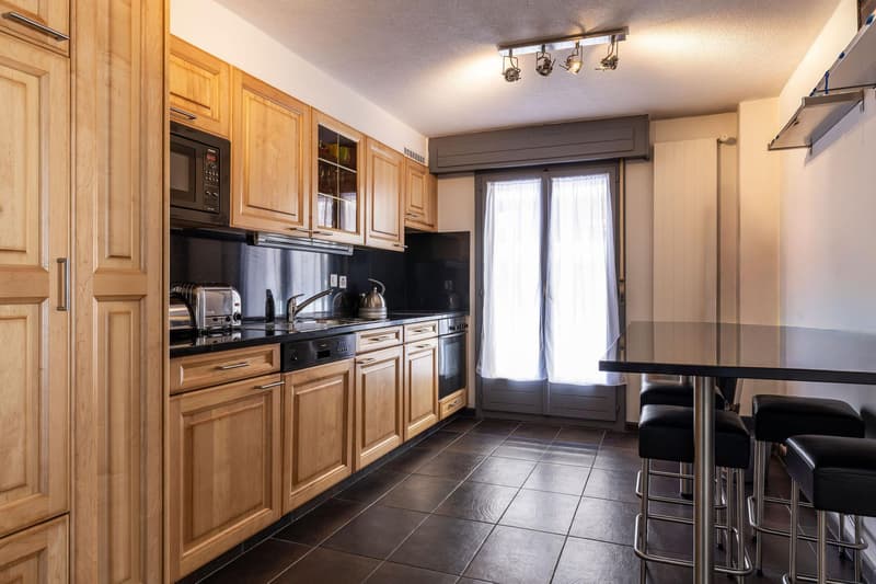 A charming 3-bedroom apartment with a terrace in the heart of Verbier. (4)
