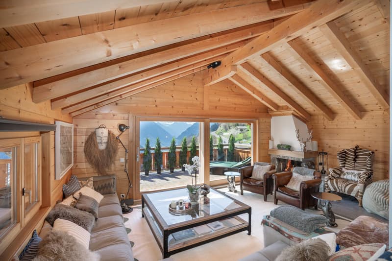 A 5-bedroom chalet nestled in the charming village of Médières. (2)