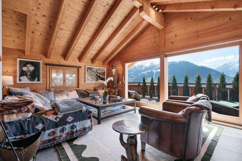 A 5-bedroom chalet nestled in the charming village of Médières. (1)