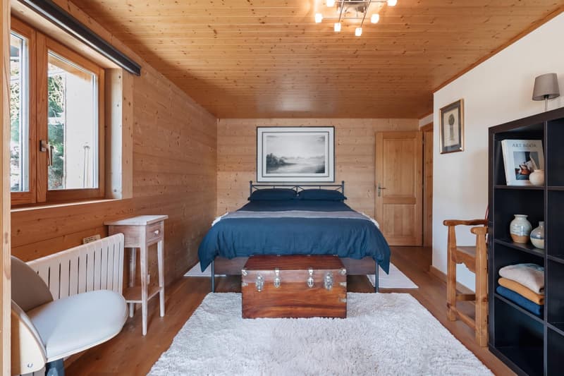 A 5-bedroom chalet nestled in the charming village of Médières. (8)