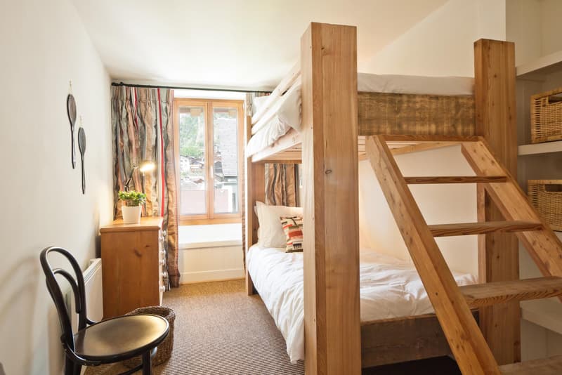 Beau bâtiment avec 4 appartements + espace commercial (11)