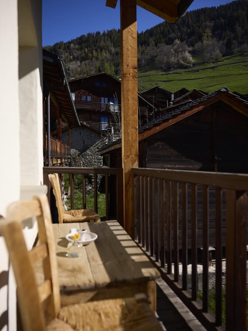 LOCATION SAISON D'HIVER - CHARMANT CHALET DE 3 CHAMBRES AVEC GRAND JARDIN OUVERT À SARREYER ? STYLE ALPIN - VUE IMPRENABLE SUR LES MONTAGNES (10)