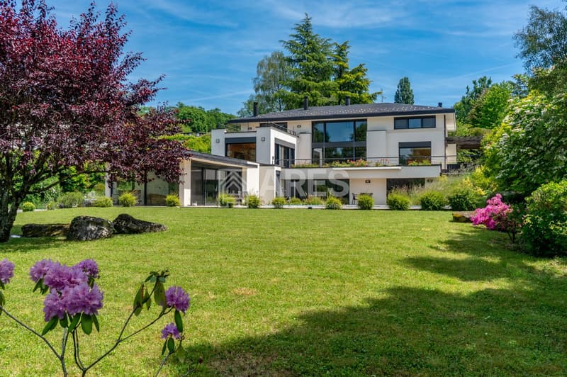 Villa in ruhiger Lage mit Seeblick (3)