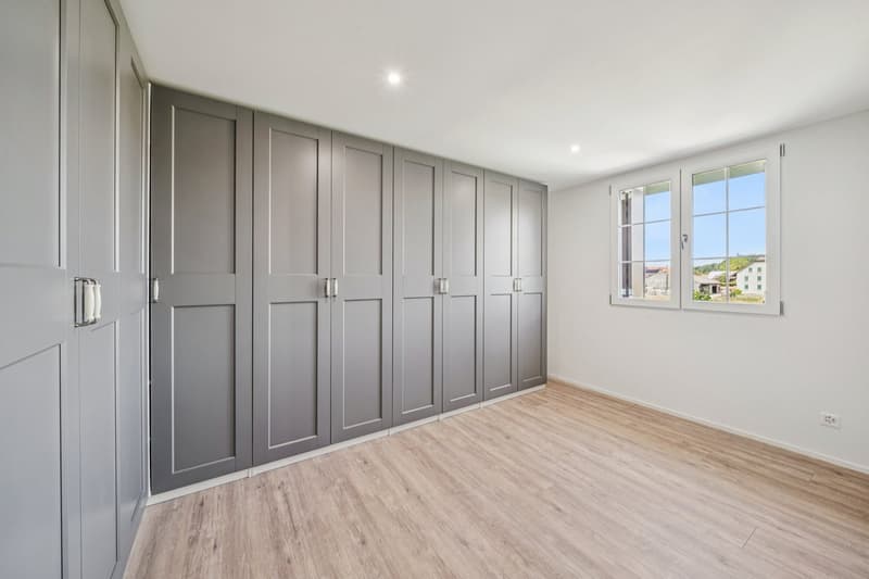 198 m2 apartment with balcony and two outdoor parking spaces (13)