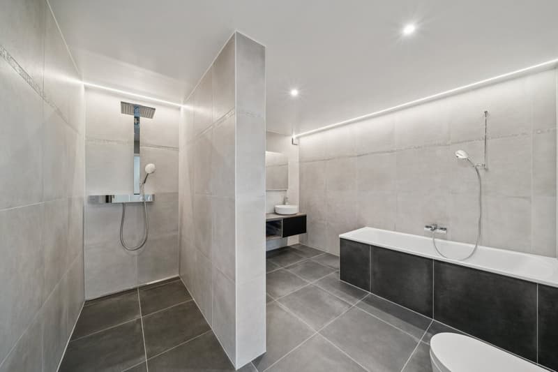 198 m2 apartment with balcony and two outdoor parking spaces (11)