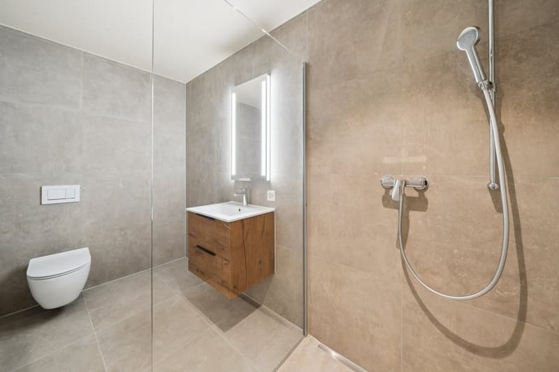 198 m2 apartment with balcony and two outdoor parking spaces (12)