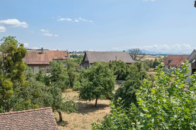 198 m2 apartment with balcony and two outdoor parking spaces (2)