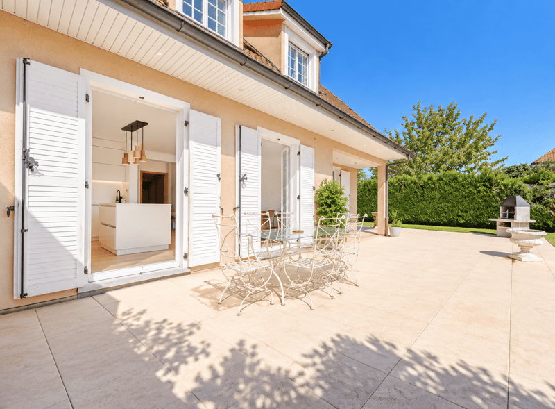 Charmante villa de 5.5 pièces avec jardin et garage box (1)