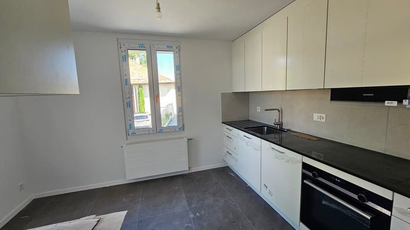 St-Saphorin-sur-Morges (7 minutes from Morges): for rent beautiful renovated 3.5-room apartment (2)