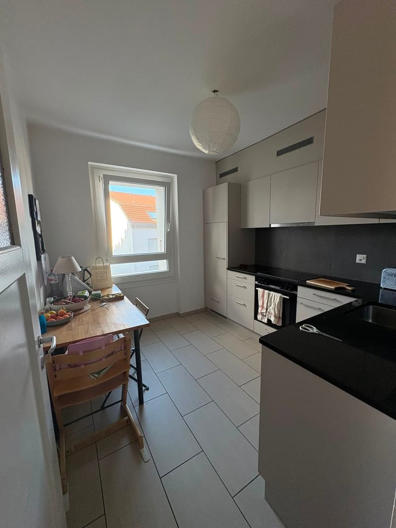 Morges, Stadtzentrum: schöne 3,5-Zimmer-Wohnung mit Balkon zu vermieten (2)