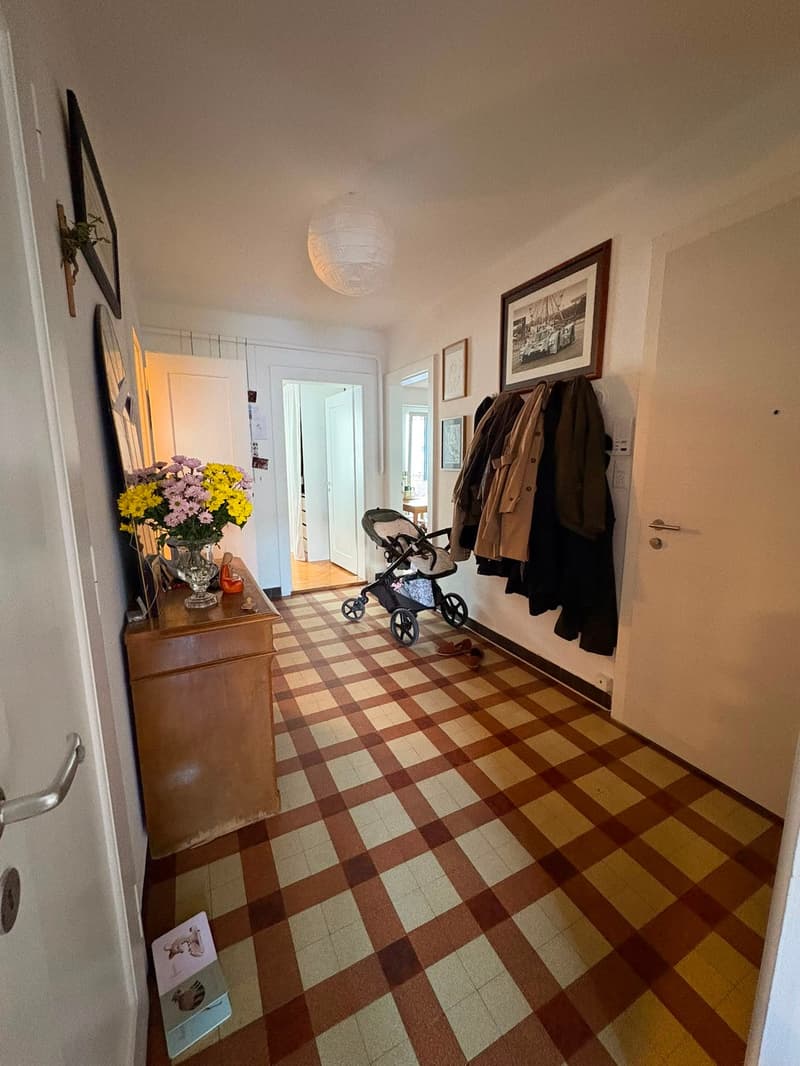 Morges, Stadtzentrum: schöne 3,5-Zimmer-Wohnung mit Balkon zu vermieten (3)